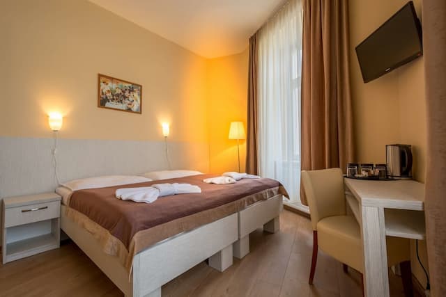 Prague Centre Plaza-Double or Twin Room-3
