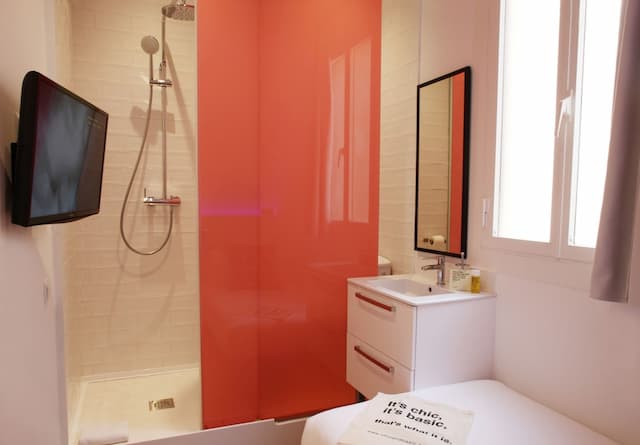 シック & ベーシック タラーズ ホスタル-スタンダード ダブルルーム-8