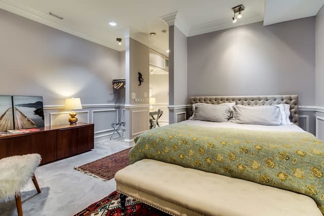 ルビー ルーム-ルーム キングベッド 1 台 コートヤードビュー-3