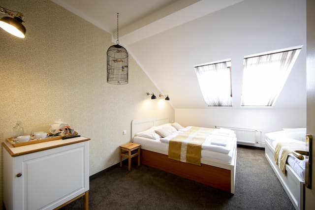 Sir Toby's Midtown - Hostel-Triple Room, Multiple Beds-2