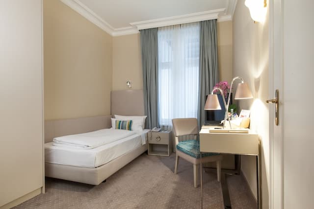 Hotel an der Oper-Single Room, Courtyard View-2