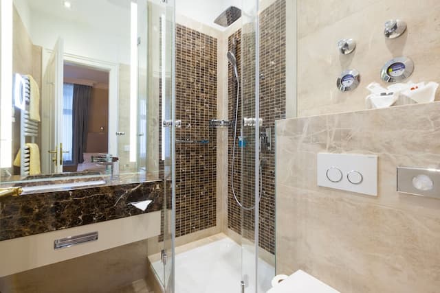 Hotel an der Oper-Double Room, Courtyard View-7