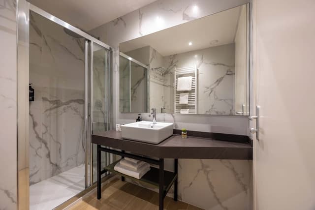 iH 瓦特 13 米蘭飯店-豪華雙人房-5