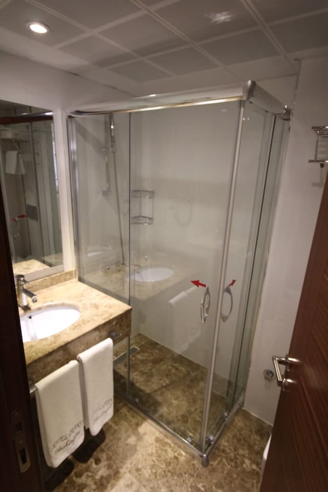 Hotel Grand Washington-Triple Room-6