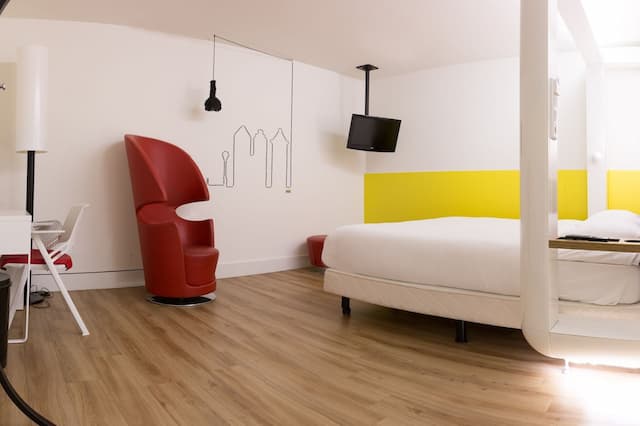 キュービック ホテル アムステルダム WTC-ダブルルーム キングベッド 1 台 窓なし-3