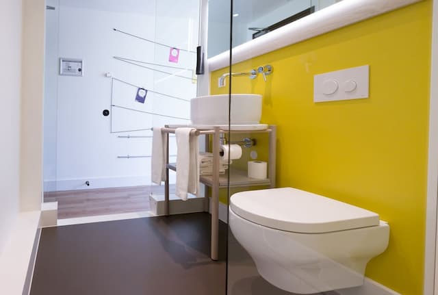 キュービック ホテル アムステルダム WTC-ダブルルーム キングベッド 1 台 窓なし-5