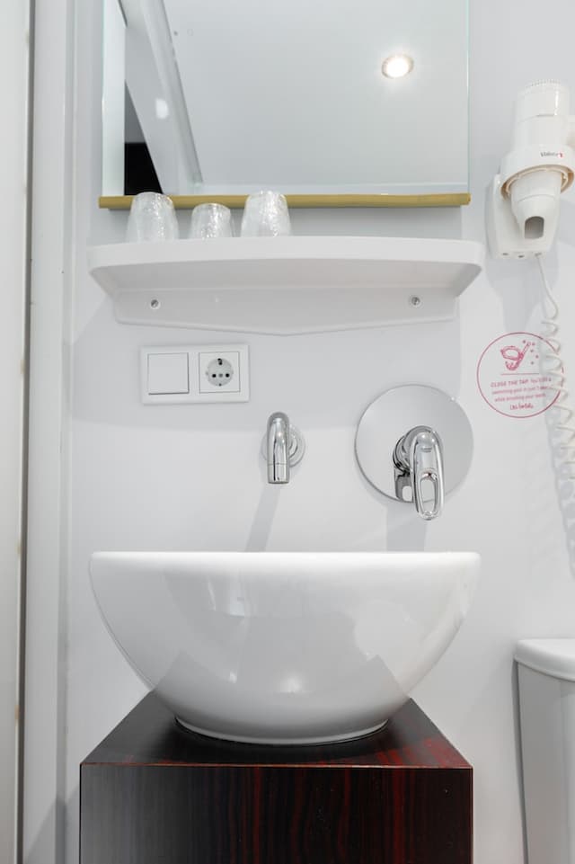 キュービック ホテル アムステルダム WTC-ベーシック ルーム キングベッド 1 台-14