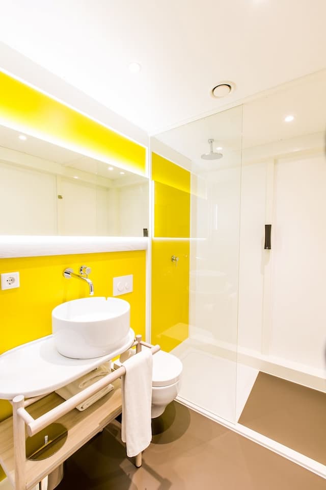 キュービック ホテル アムステルダム WTC-ベーシック ルーム キングベッド 1 台-7