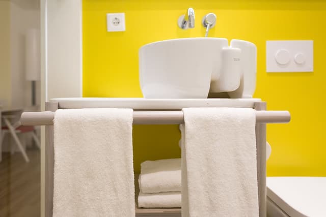 キュービック ホテル アムステルダム WTC-ベーシック ルーム キングベッド 1 台-9