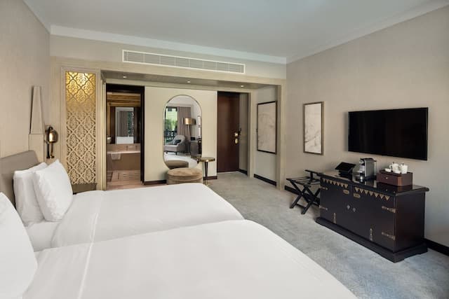 팰리스 다운타운-Deluxe Lake View Room-3