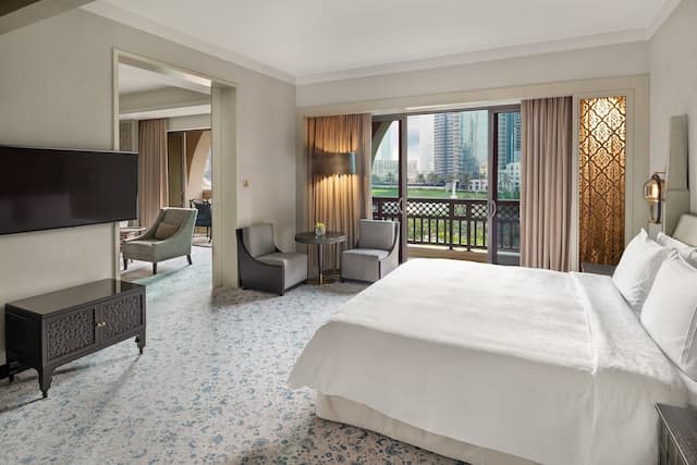 팰리스 다운타운-Diplomatic Suite with Lake View-1