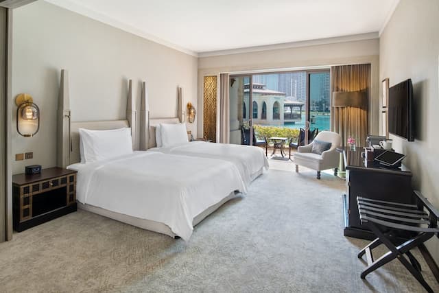 팰리스 다운타운-디럭스룸 (Fountain View)-2