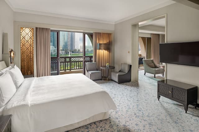 팰리스 다운타운-Diplomatic Suite with Lake View-4