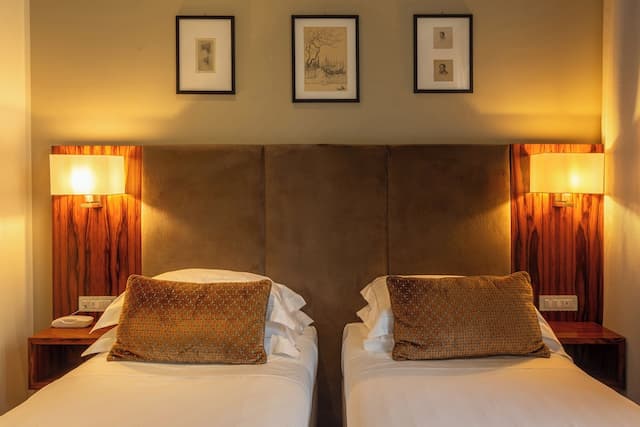 ホテル エンバシー-デラックス ダブルまたはツインルーム-9