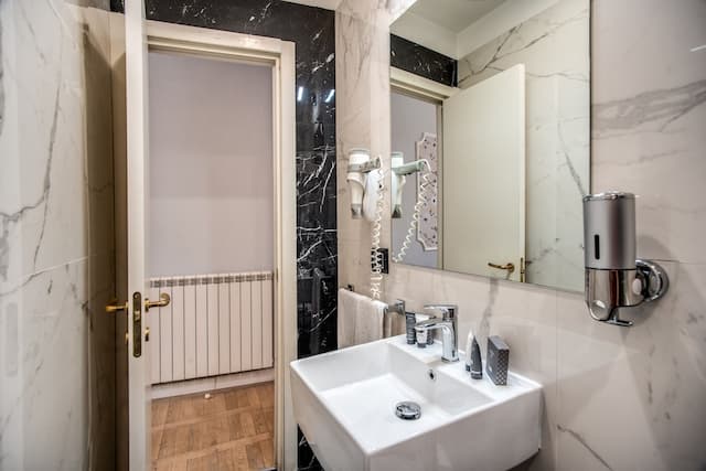 Relais Fontana di Trevi-Superior Deluxe Double or Twin Room-11