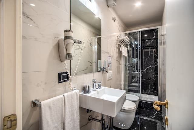 Relais Fontana di Trevi-Superior Deluxe Double or Twin Room-10
