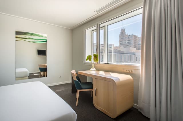 룸 메이트 오스카, 마드리드-이그제큐티브룸-5