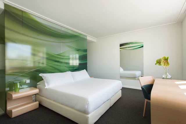 룸 메이트 오스카, 마드리드-이그제큐티브룸-1