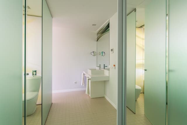 룸 메이트 오스카, 마드리드-이그제큐티브룸-3