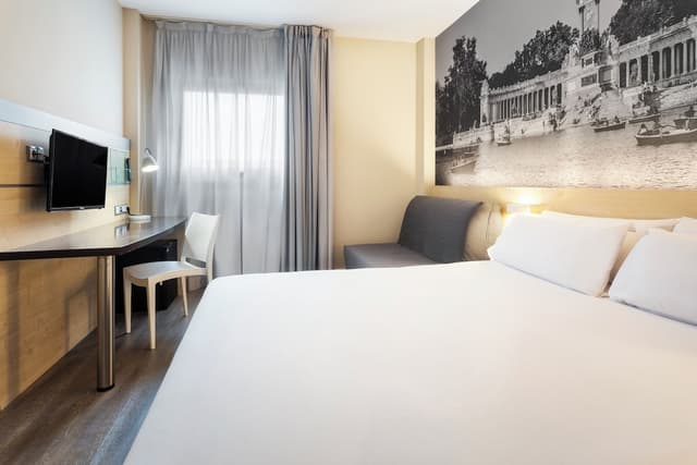 馬德里機場民宿-雙人房-2