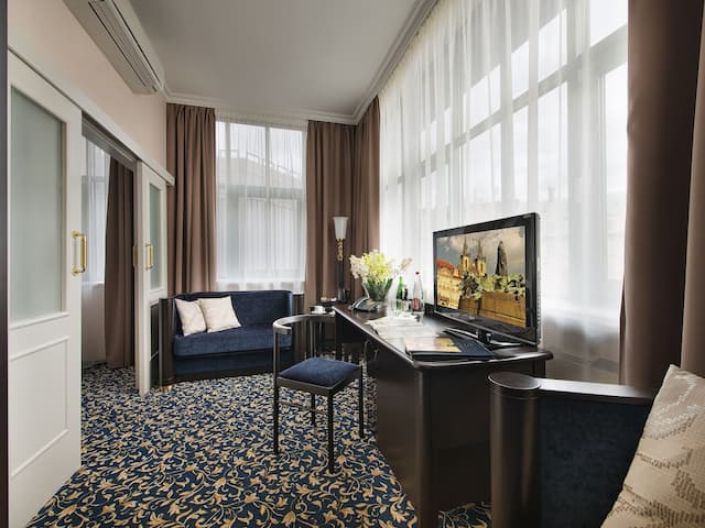 EA Hotel Royal Esprit-Junior Suite-1