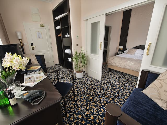 EA Hotel Royal Esprit-Family Room-2