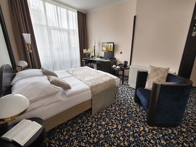 EA Hotel Royal Esprit-Business Double or Twin Room-1