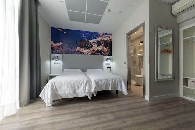 Standbyme Ramblas-Twin Room, City View-3