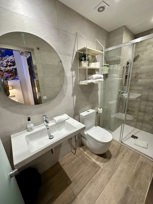 Standbyme Ramblas-Standard Twin Room-3