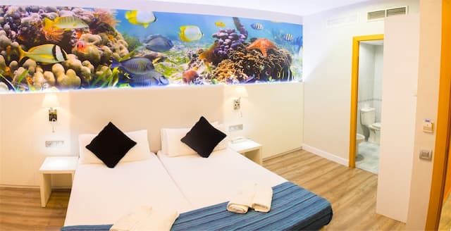 Standbyme Ramblas-Standard Double Room-2