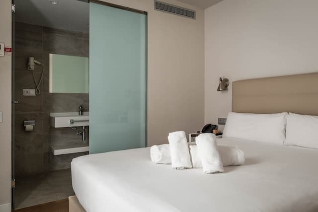 アルア スタジアム ホテル-ベーシック ダブルルーム ダブルベッド 1 台 (Interior - 1 pax)-4