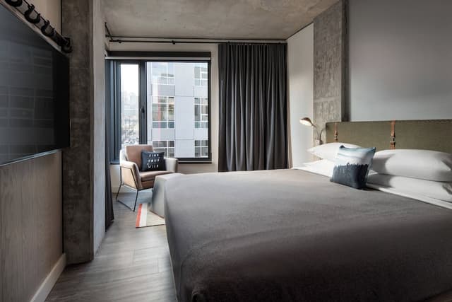 MOXY Seattle Downtown-Deluxe Room, 1 King Bed (Hearing Accessible)-2