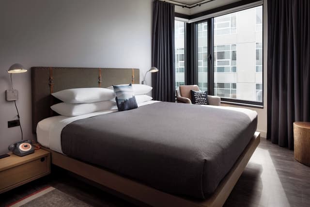 MOXY Seattle Downtown-Deluxe Room, 1 King Bed-18