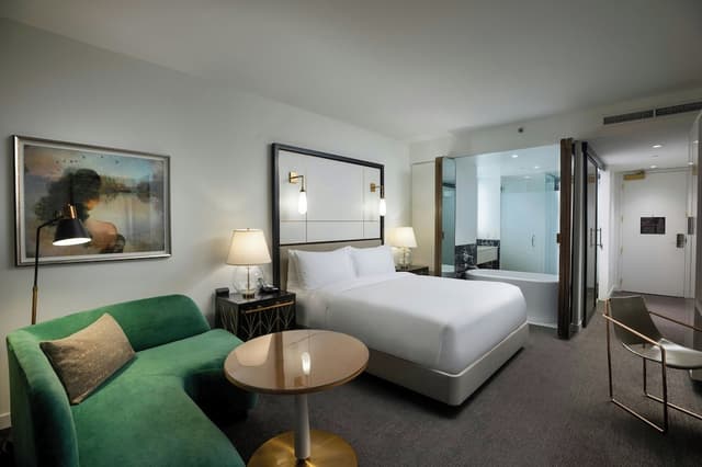 더 로라 호텔, 휴스턴 다운타운, 아토그래프 컬렉션-디럭스룸, 킹사이즈침대 1개 (Mobility/Hearing Accessible, Tub)-1