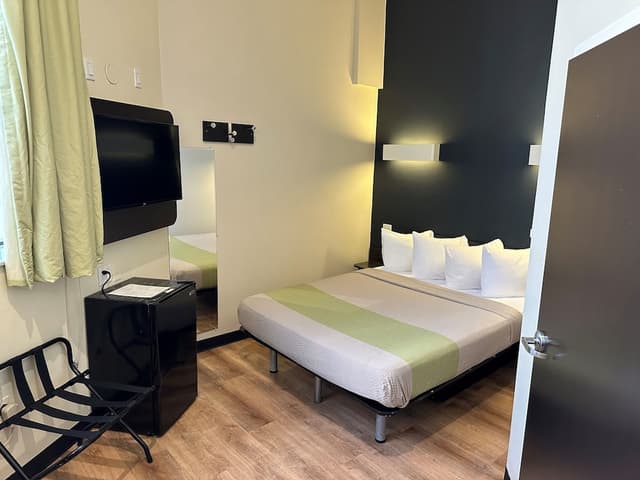 Feather Factory-Room, 1 Full-Sized Bed-1