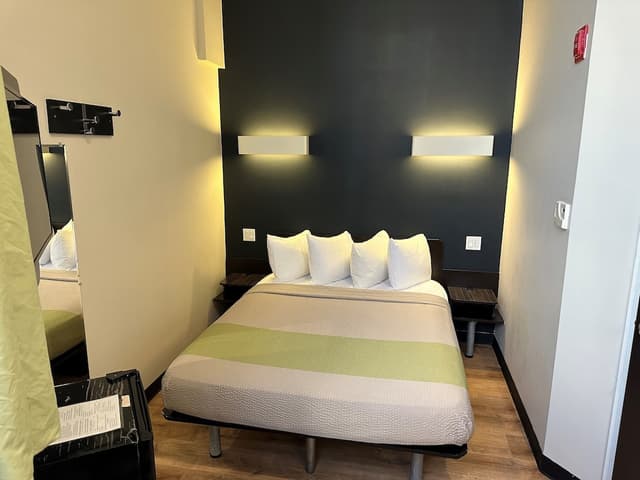 Feather Factory-Room, 1 Full-Sized Bed-3