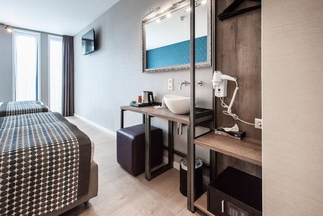 梅爾羅斯飯店-標準四人房-3