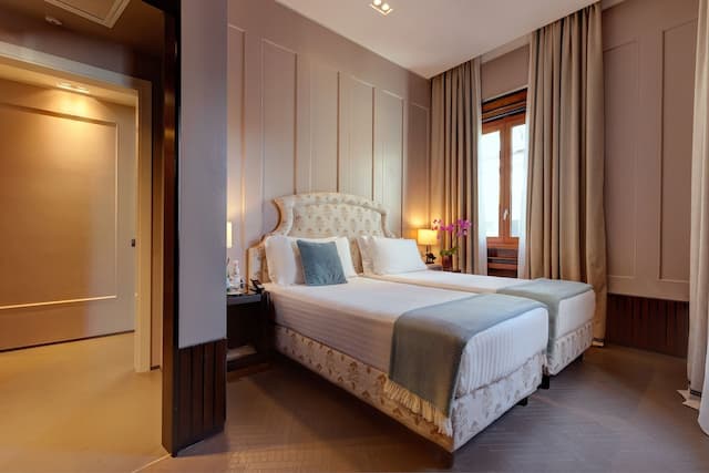 싱어 팰리스 호텔 로마-Deluxe King room-3