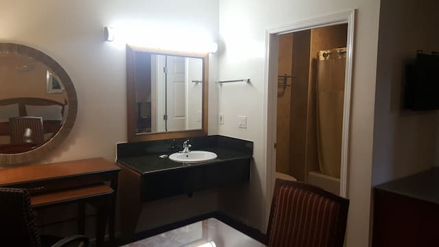 플라밍고 인 롱비치-디럭스룸, 퀸사이즈침대 2개-5