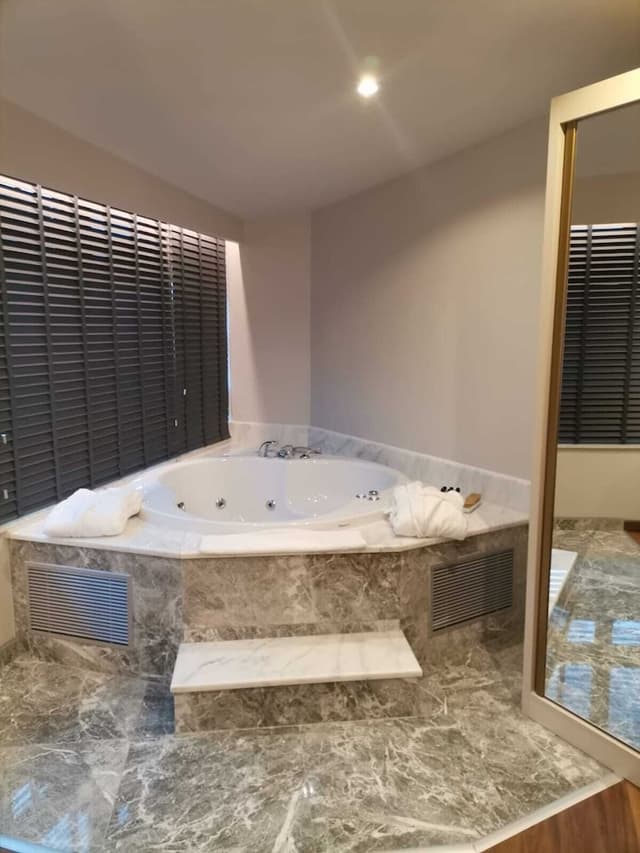 黃金皇家飯店及水療中心-Superior Suite Room with Sea View-6