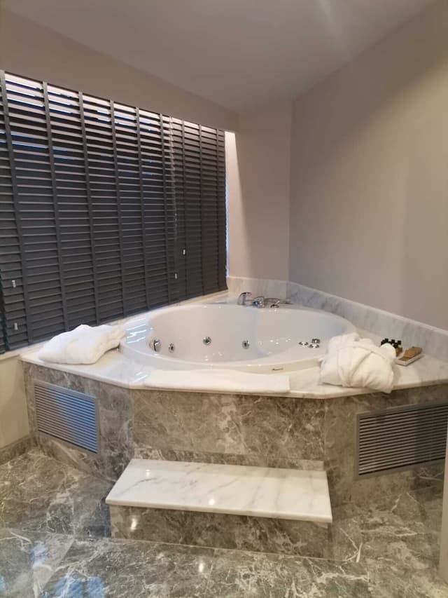 黃金皇家飯店及水療中心-Superior Suite Room with Sea View-7