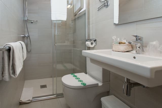 普拉薩青年旅舍-標準雙人房-4