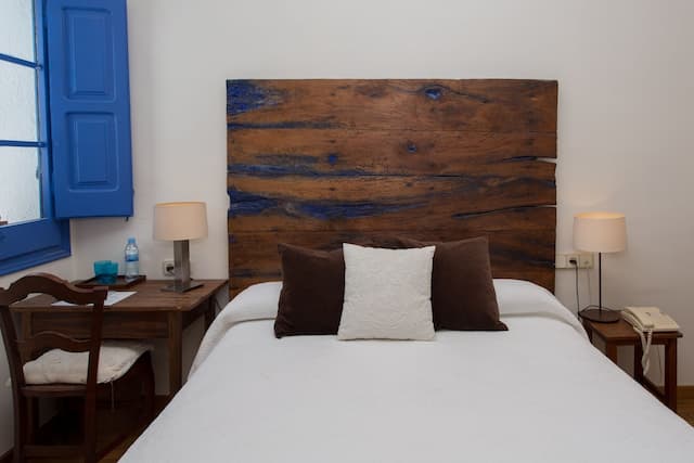 普拉薩青年旅舍-標準雙人房-5