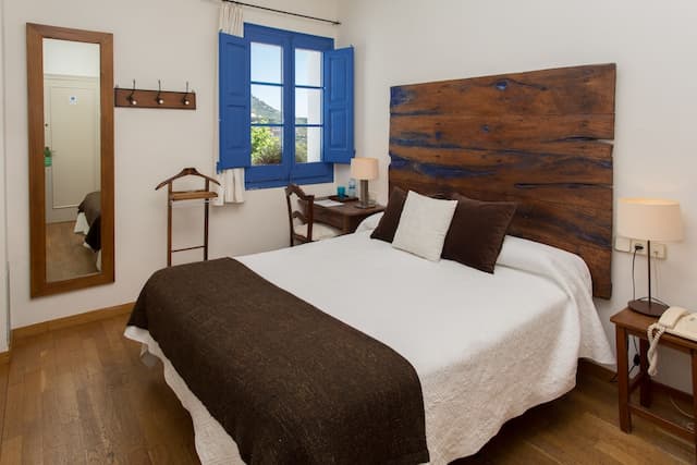 普拉薩青年旅舍-標準雙人房-6