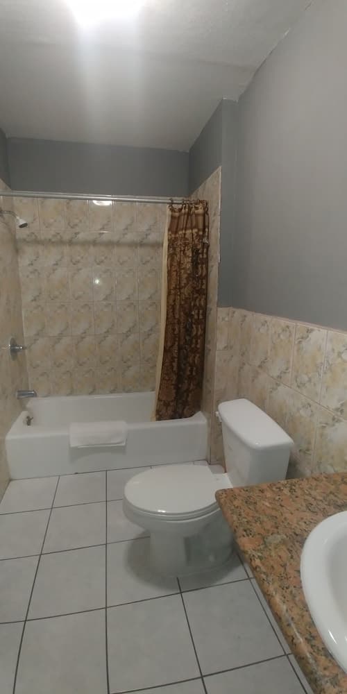 Travel Eagle Inn Motel-Basic Room, 1 King Bed-9