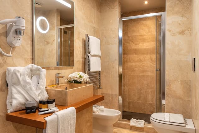 ザ コード ホテル-クラシック トリプルルーム-4