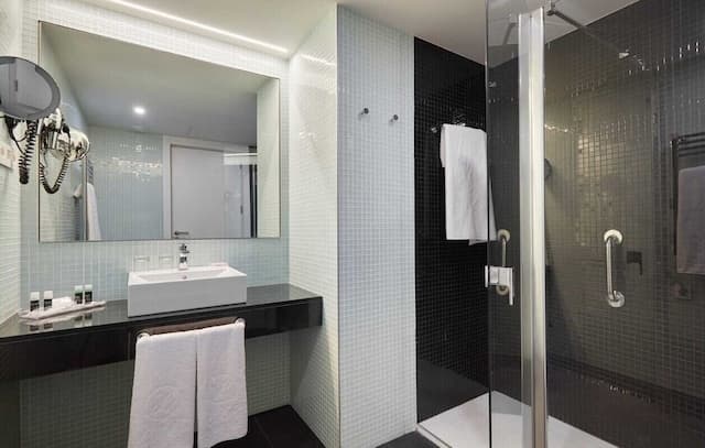 Exe Plaza Catalunya-Superior Room-5