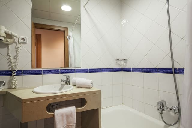 阿克塔安提貝思酒店-三人房-7