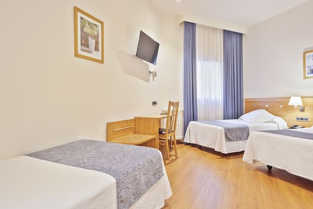 阿克塔安提貝思酒店-三人房-2