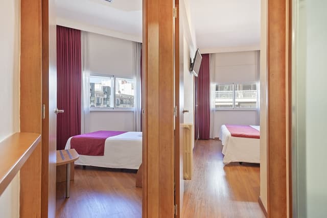 阿克塔安提貝思酒店-三人房-1